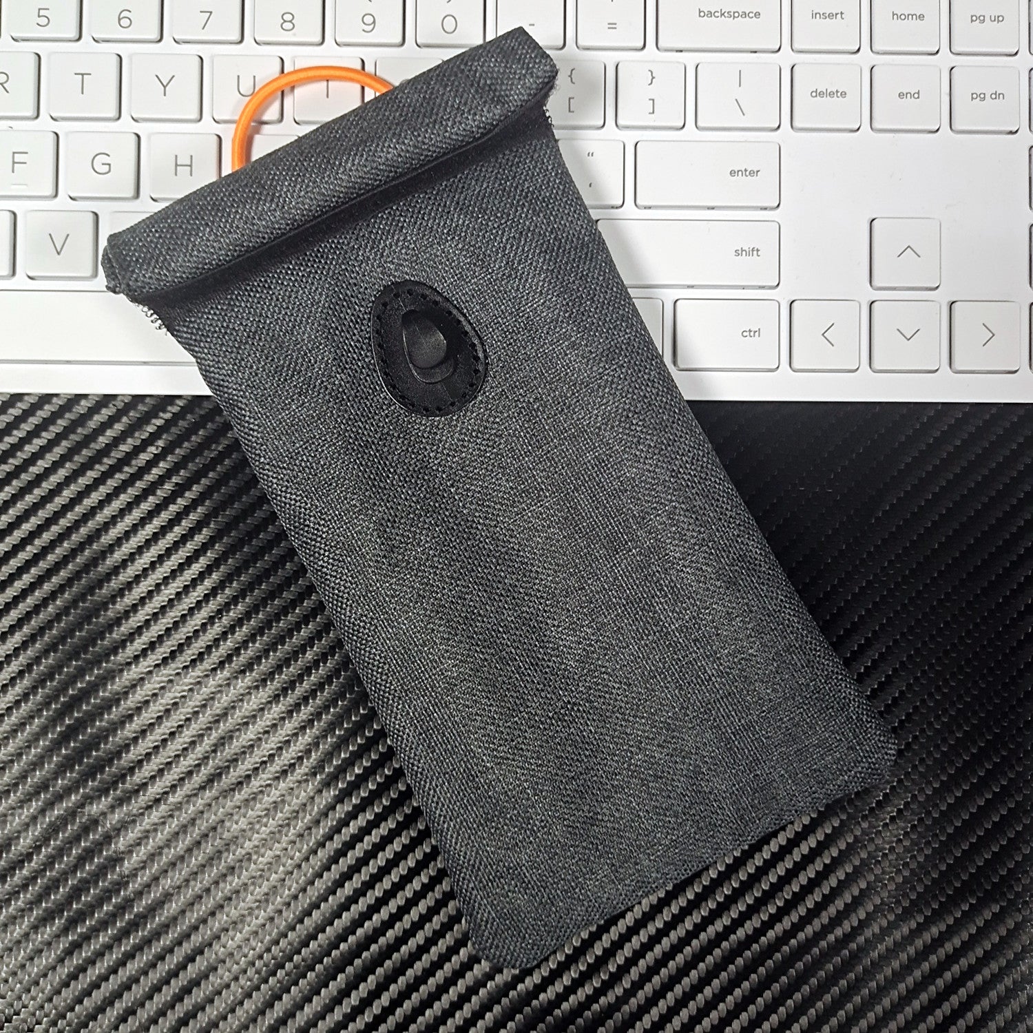 Cell phone signal shielding bag